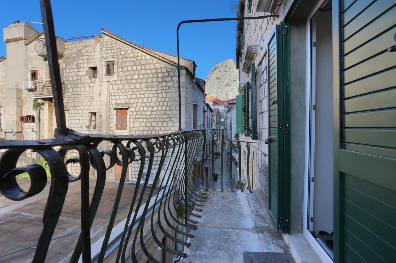 Apartments With A Parking Space Omis - 19051 Exterior photo